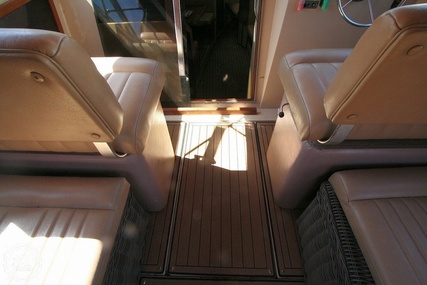 Chris Craft 332 Express