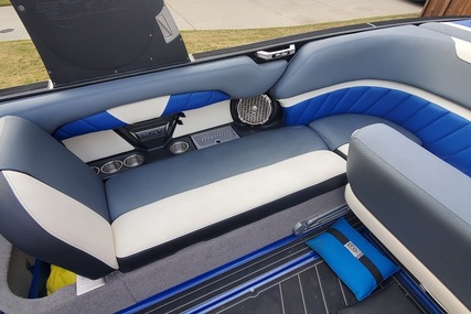 Malibu 25LSV with Indmar 575 & G4 Tower