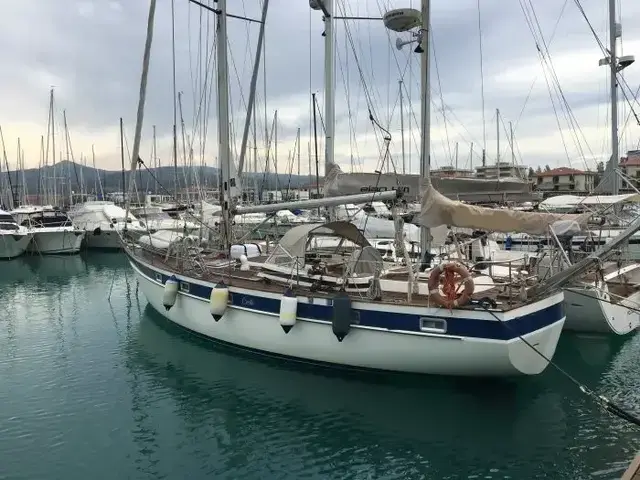 Hallberg Rassy 42