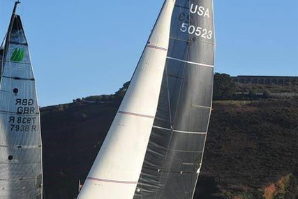 FARR YACHT DESIGN MUMM 36