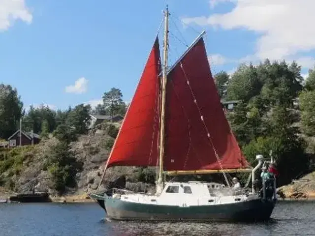 Peter Nicholls Steelboats Huffler 35