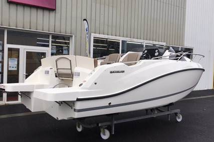 Quicksilver Activ 555 Cabin