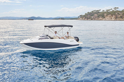 Quicksilver Activ 555 Cabin