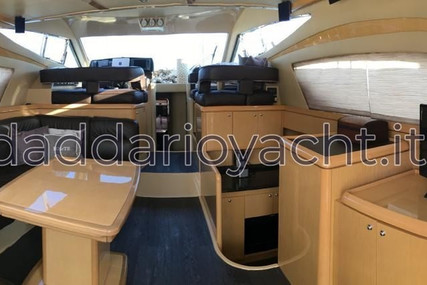 Ferretti Yachts 460