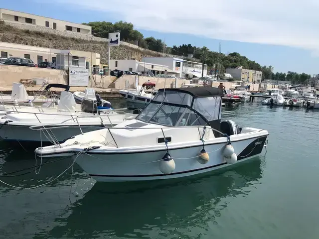 Robalo 2140 WA