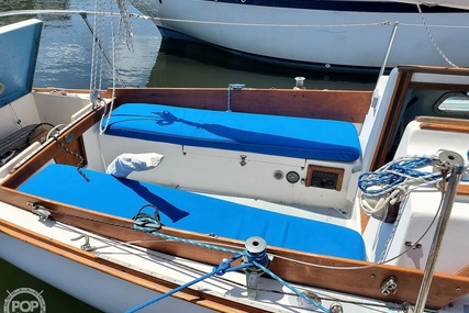 Cape Dory 25