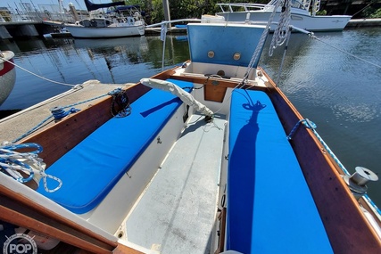 Cape Dory 25