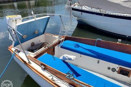 Cape Dory 25