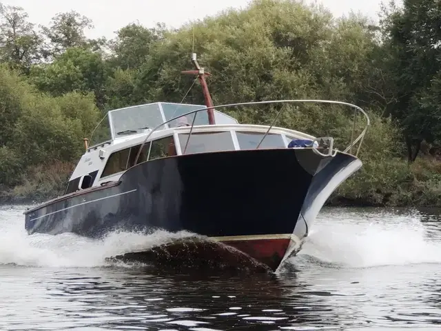 31ft COX & HASWELL RAPIER 3100 Power-Boat