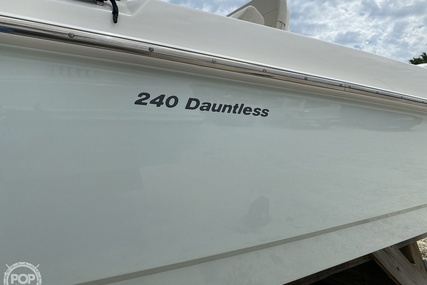 Boston Whaler 240 Dauntless Pro