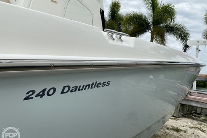 Boston Whaler 240 Dauntless Pro