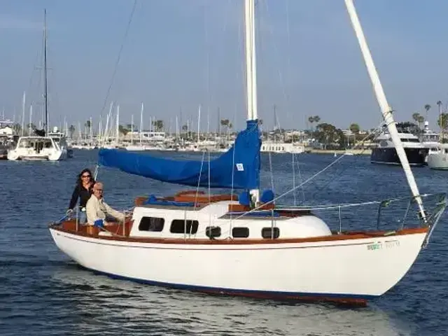 Taipan / Cheoy Lee 28 Sloop - refinished 2012-16