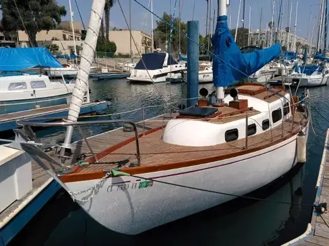 Taipan / Cheoy Lee 28 Sloop - refinished 2012-16