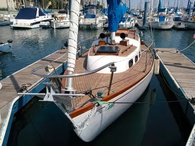 Taipan / Cheoy Lee 28 Sloop - refinished 2012-16