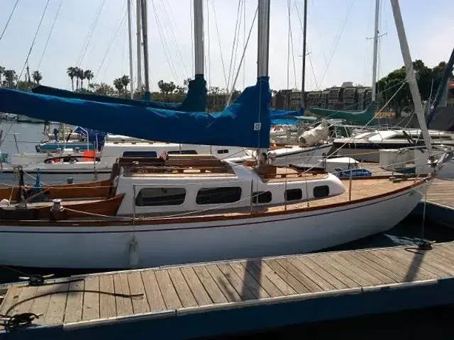 Taipan / Cheoy Lee 28 Sloop - refinished 2012-16