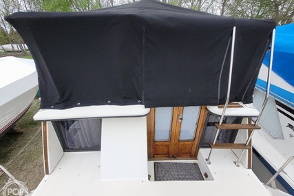 Carver 3207 Aft Cabin