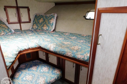 Carver 3207 Aft Cabin