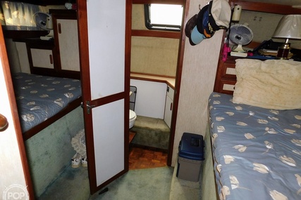 Carver 3207 Aft Cabin