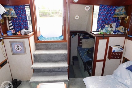 Carver 3207 Aft Cabin