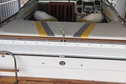 Four Winns Liberator 241