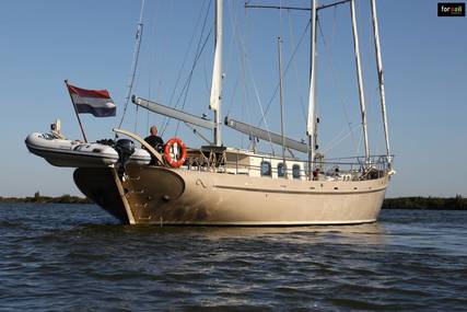 Puffin Yachts Classic 58