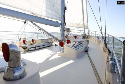 Puffin Yachts Classic 58