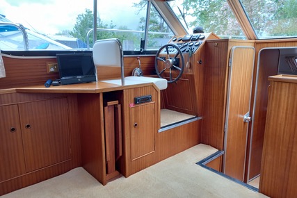 Broom Ocean 31