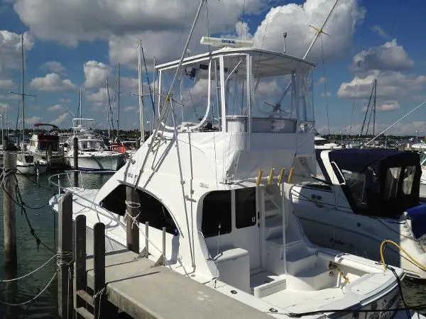 Bayliner 32 Convertible