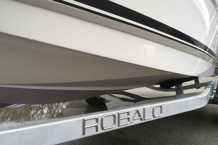 Robalo R160 Centre Console (not boston whaler white shark edgewater)