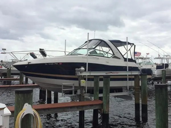 Rinker 275 Vista