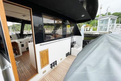 Angel Custom Skylounge Pilothouse