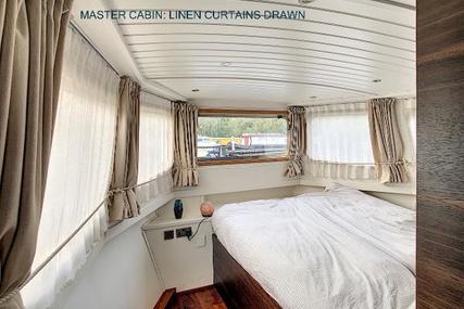 Wide Beam Narrowboat Metrofloat 60 x 12 Enclosed Cratch