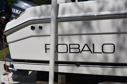 Robalo R230