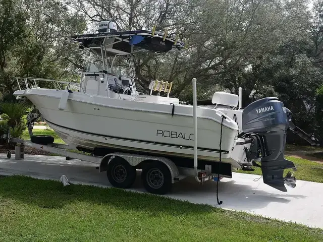 Robalo R230