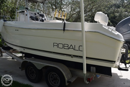 Robalo R230