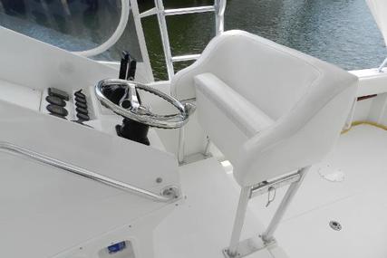 Contender 35 Express Side Console