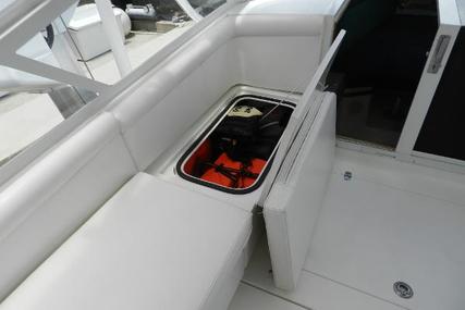 Contender 35 Express Side Console