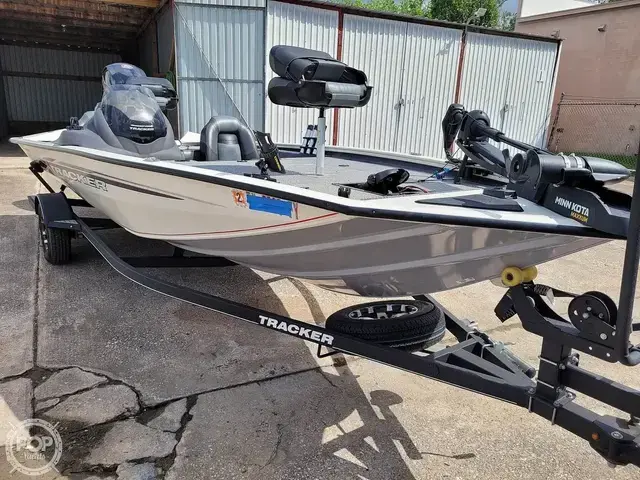 Bass Tracker Pro Boats 195 TXW Tournament Edition