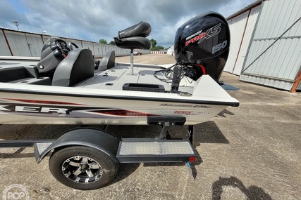 Bass Tracker Pro Boats 195 TXW Tournament Edition