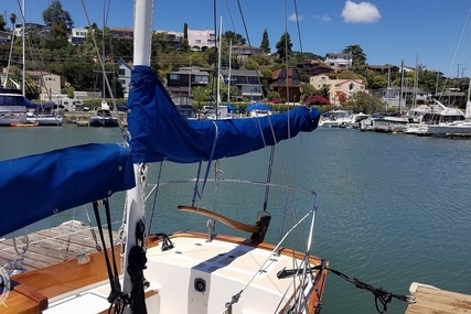 Herreshoff H 28