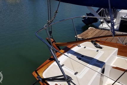 Herreshoff H 28