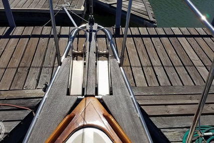 Herreshoff H 28