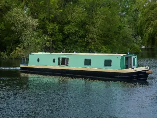 Sol Seeker Narrowboats 45 to 60'