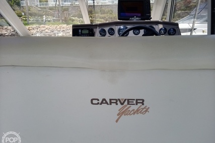 Carver 280 Mid Cabin Express