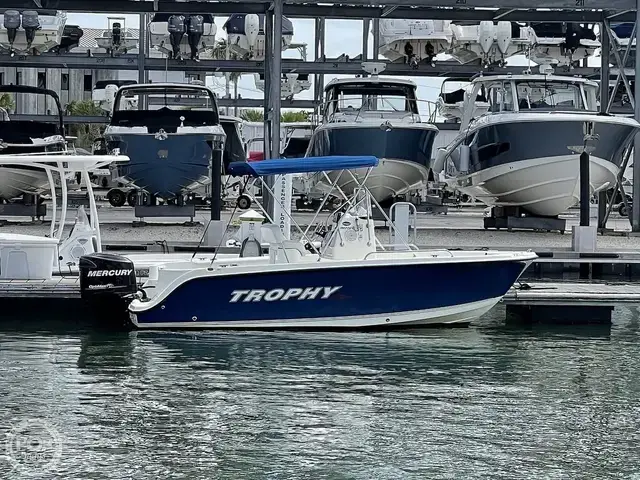 Trophy Boats 1903 Centre Console