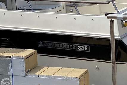 Chris Craft Commander 332