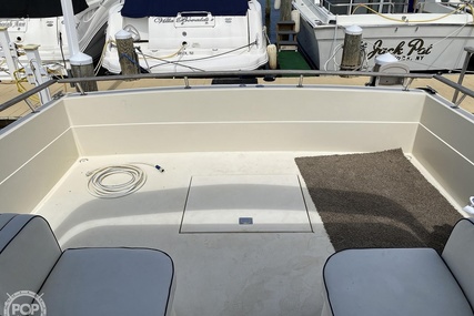 Chris Craft Commander 332