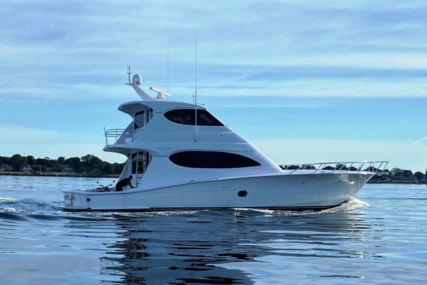 Hatteras 64 ENCLOSED BRIDGE