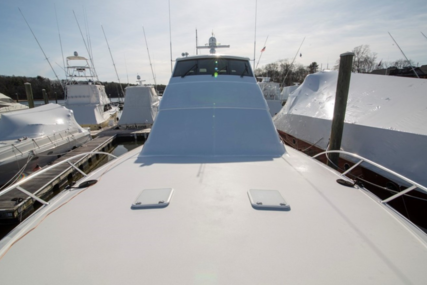 Hatteras 64 ENCLOSED BRIDGE