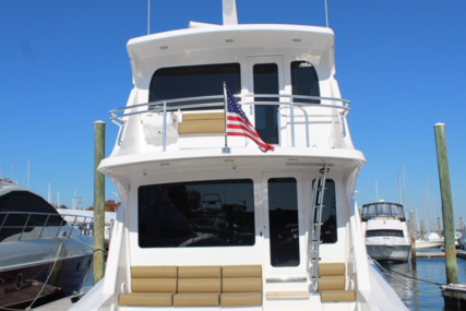 Hatteras 64 ENCLOSED BRIDGE